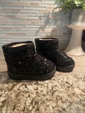 Kids Sequin Fuzzy Lined Ankle Boots - Black